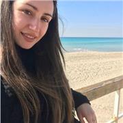 Biologa nutrizionista impartisce lezioni di biologia e scienze